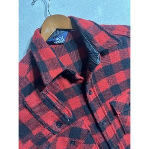VTG Woolrich Buffalo Flannel Plaid Shirt Jacket Red Black Wool Blend USA Medium